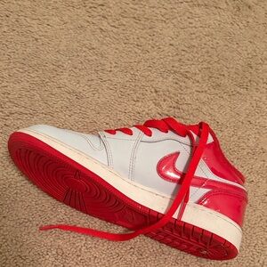 Nike Kids Sneakers Gatorade red and gray 6y 7.5 women